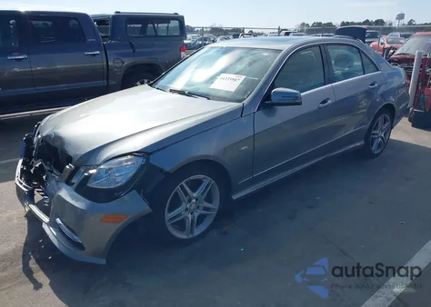 2012 Mercedes-Benz E 350 4Matic z USA, uszkodzony, nr VIN WDDHF8JB7CA626827